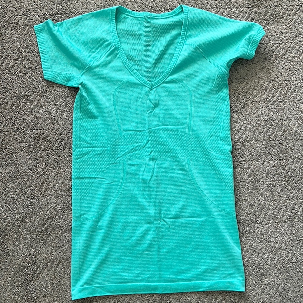 Lululemon Swiftly Tech V Neck